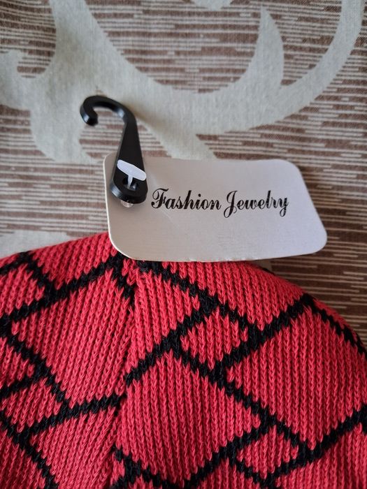 Продаються 2 шапки