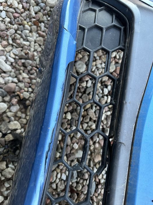 VOLVO XC60 LiFT 16” kpl przedni zderzak R-DESIGN uszkodzony, grill led