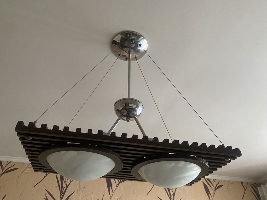 Люстра (из дерева)