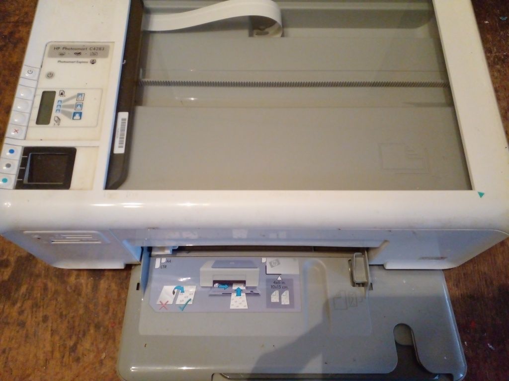 Принтер с4200 Photosmart много лет пролежал.на запчасти.