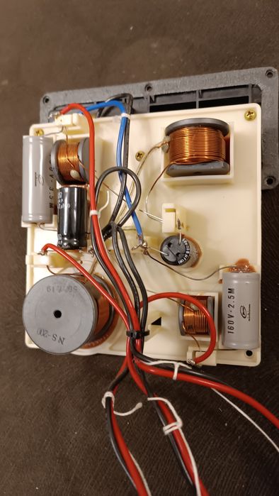 Zwrotnice trójdrożne  Yamaha NS 200m