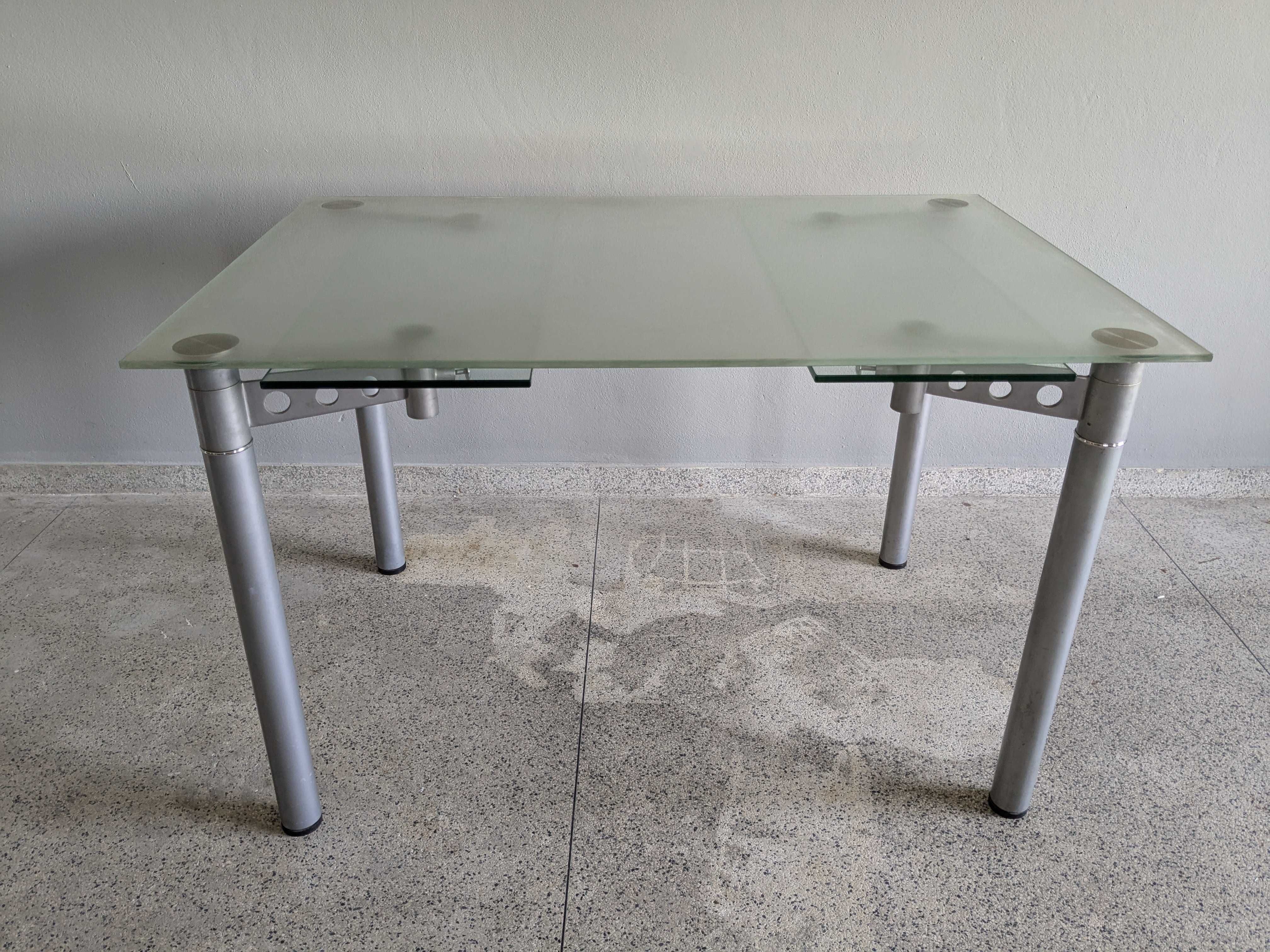 Mesa de cozinha e 4 cadeiras