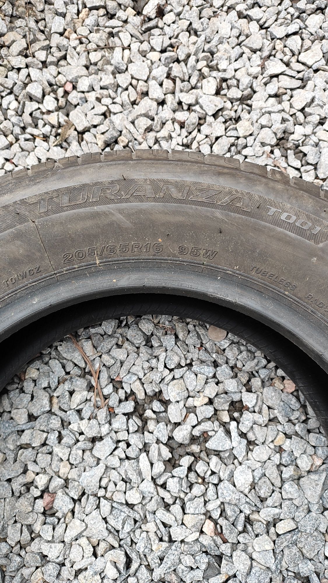 Шина Bridgestone одна, літня 205/65 R16