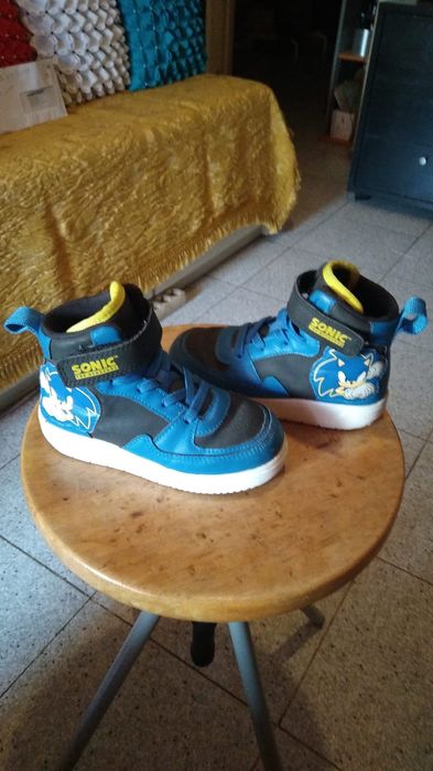 Ténis de criança n.27 praticamente novos