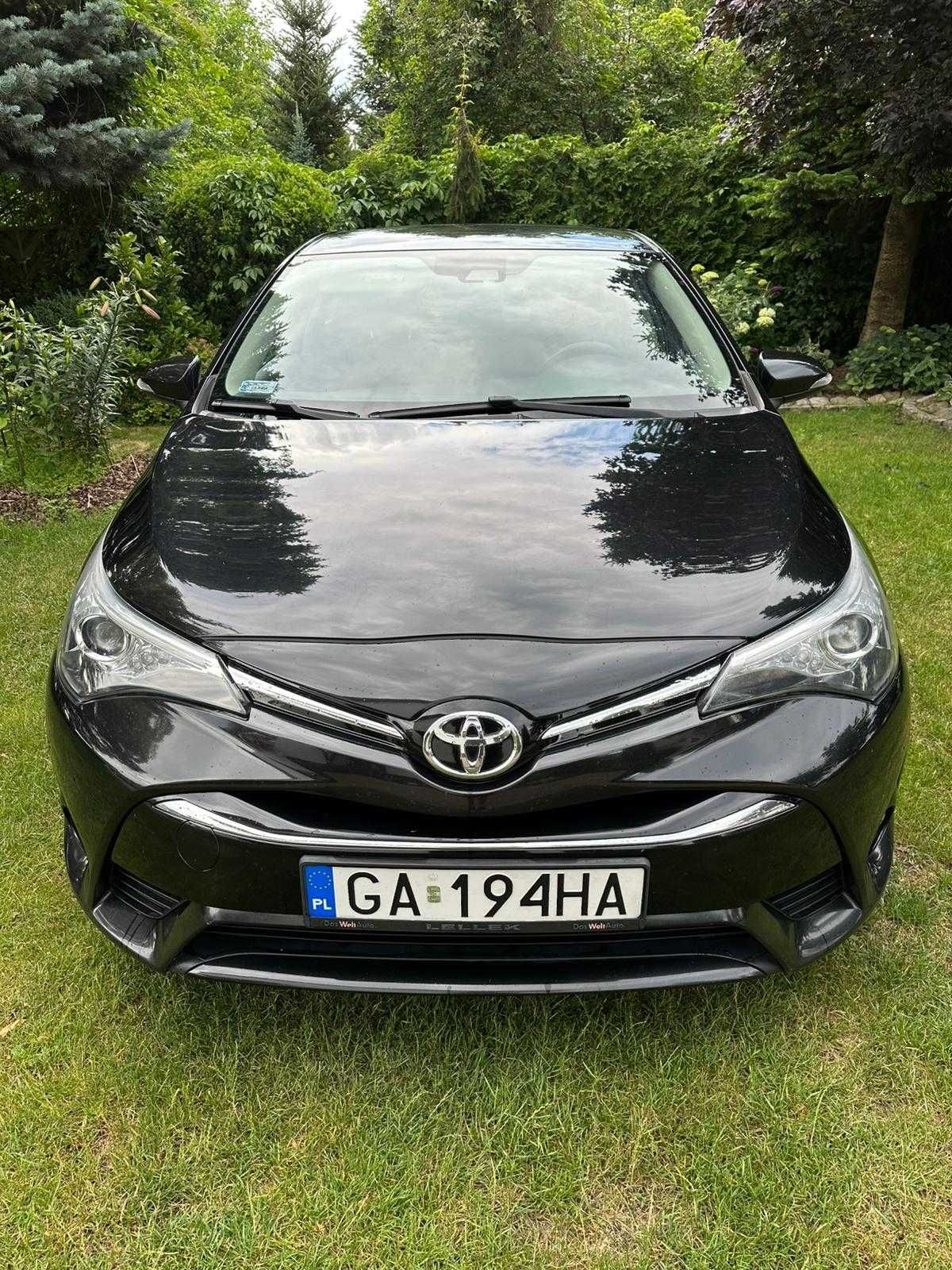Sprzedam Toyotę Avensis