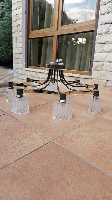 Люстра в золоте на 8 ламп