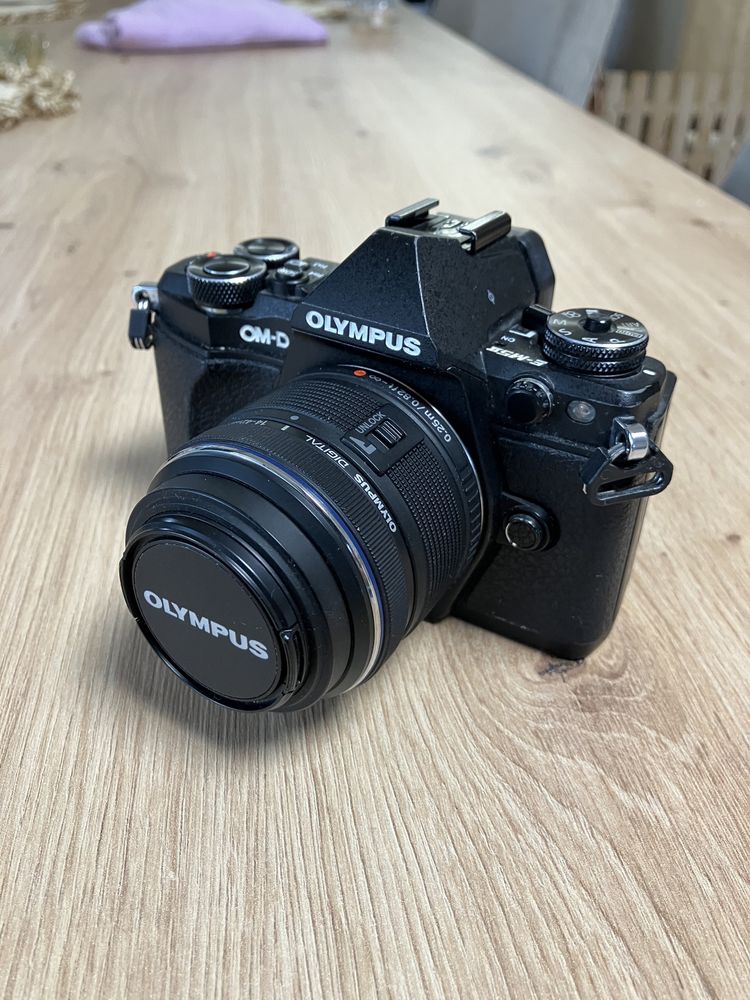Olympus E-M5 Mark II Aparat + akcesoria