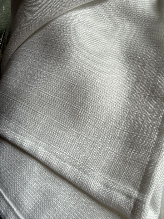 Скатертина молочно-біла