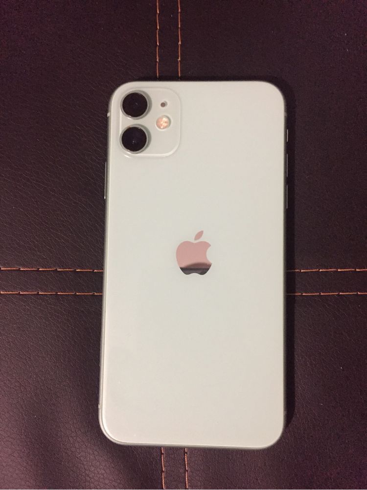 Продам  IPhone 11  64GB