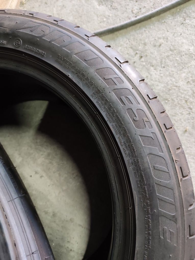 Pneus 255/45r17 Bridgestone Potenza S001* com 75% piso