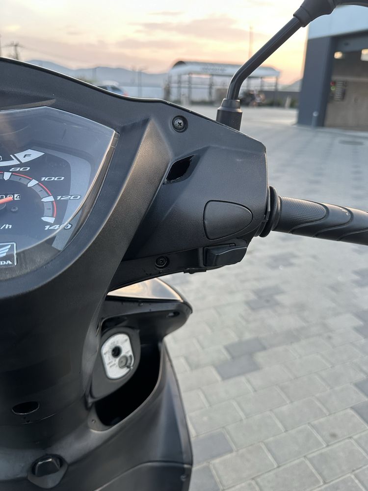 Скутер Honda dio 110