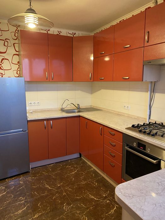 Здам 1 кім. квартиру біля метро Мінська, вул. Івасюка, 27А