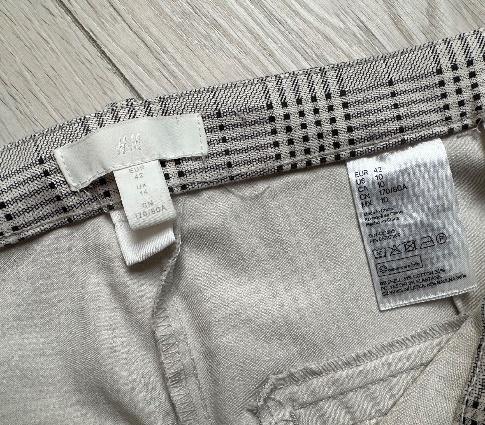 Spodnie damskie H&M r.42 kratka