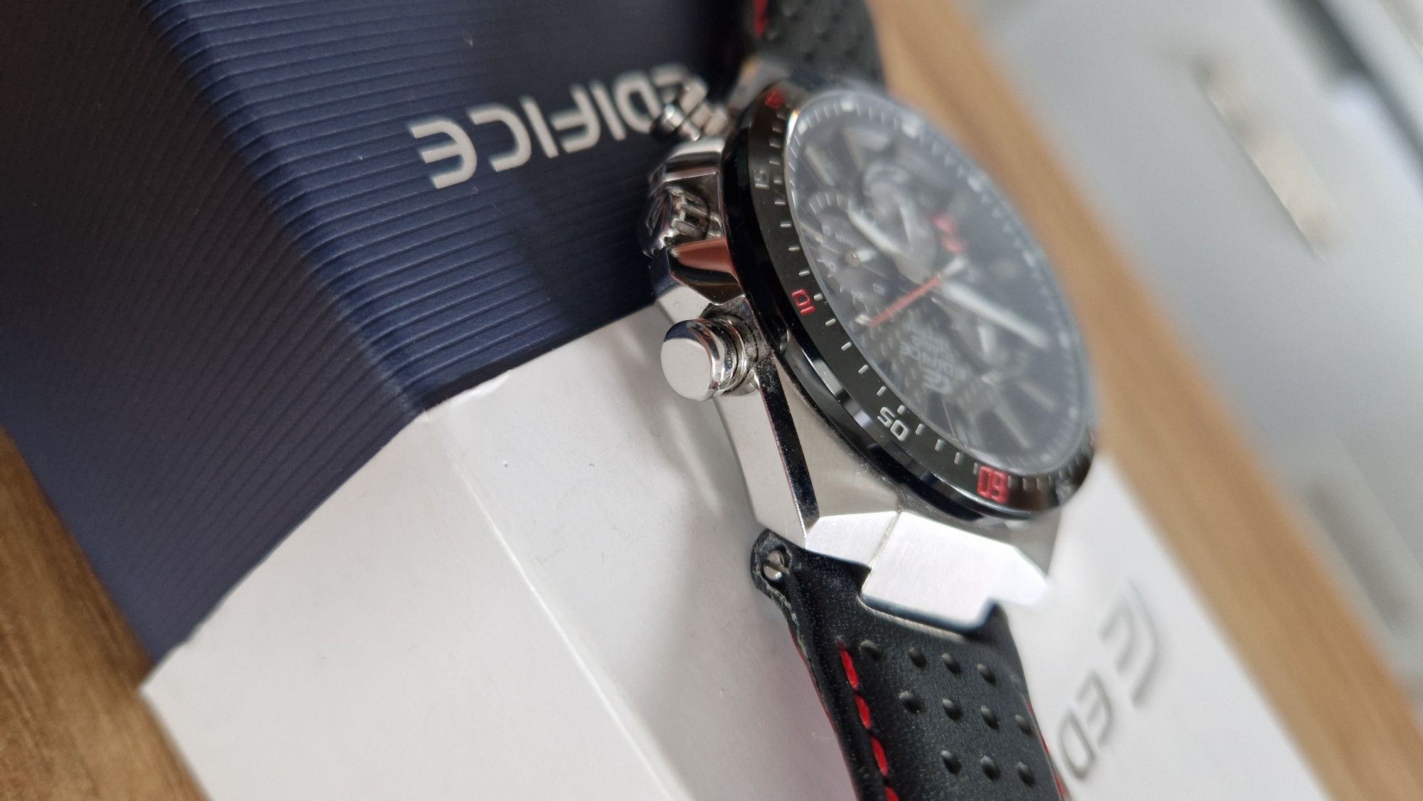 Zegarek Casio Edifice EFS-S520 solar szafirowe szkło