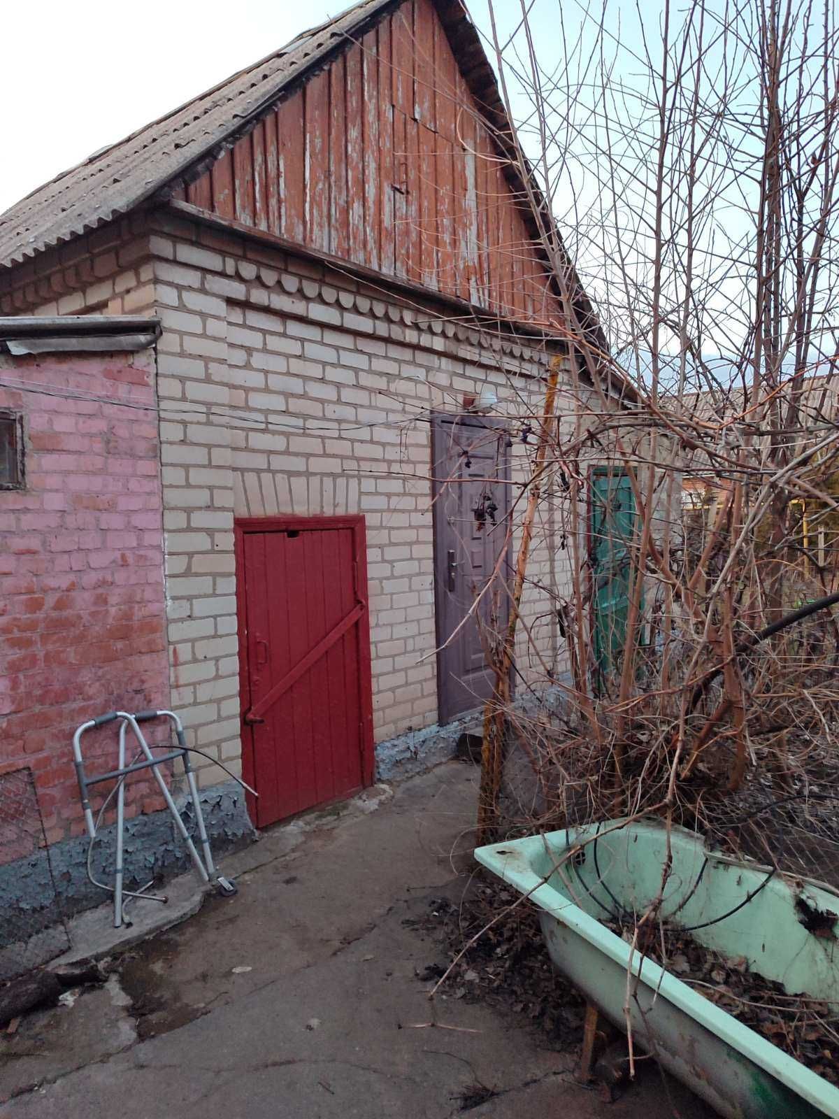 Продам дім на Карачунах.
