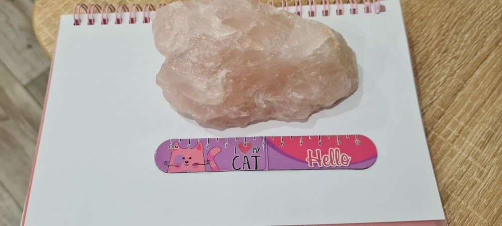 Рожевий кварц камінь натуральний 370 г