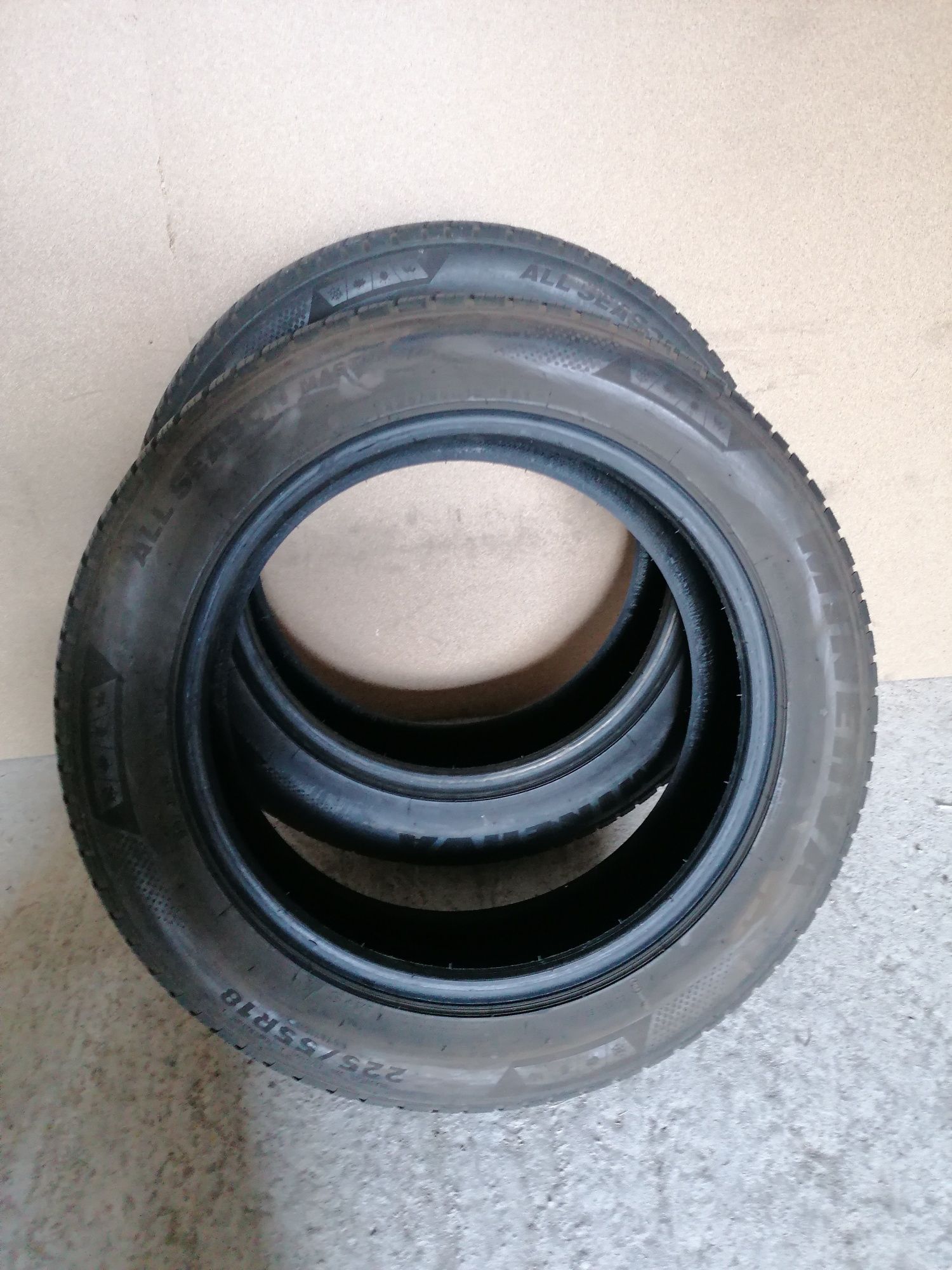 2x225/55 R18 Minerva całoroczne