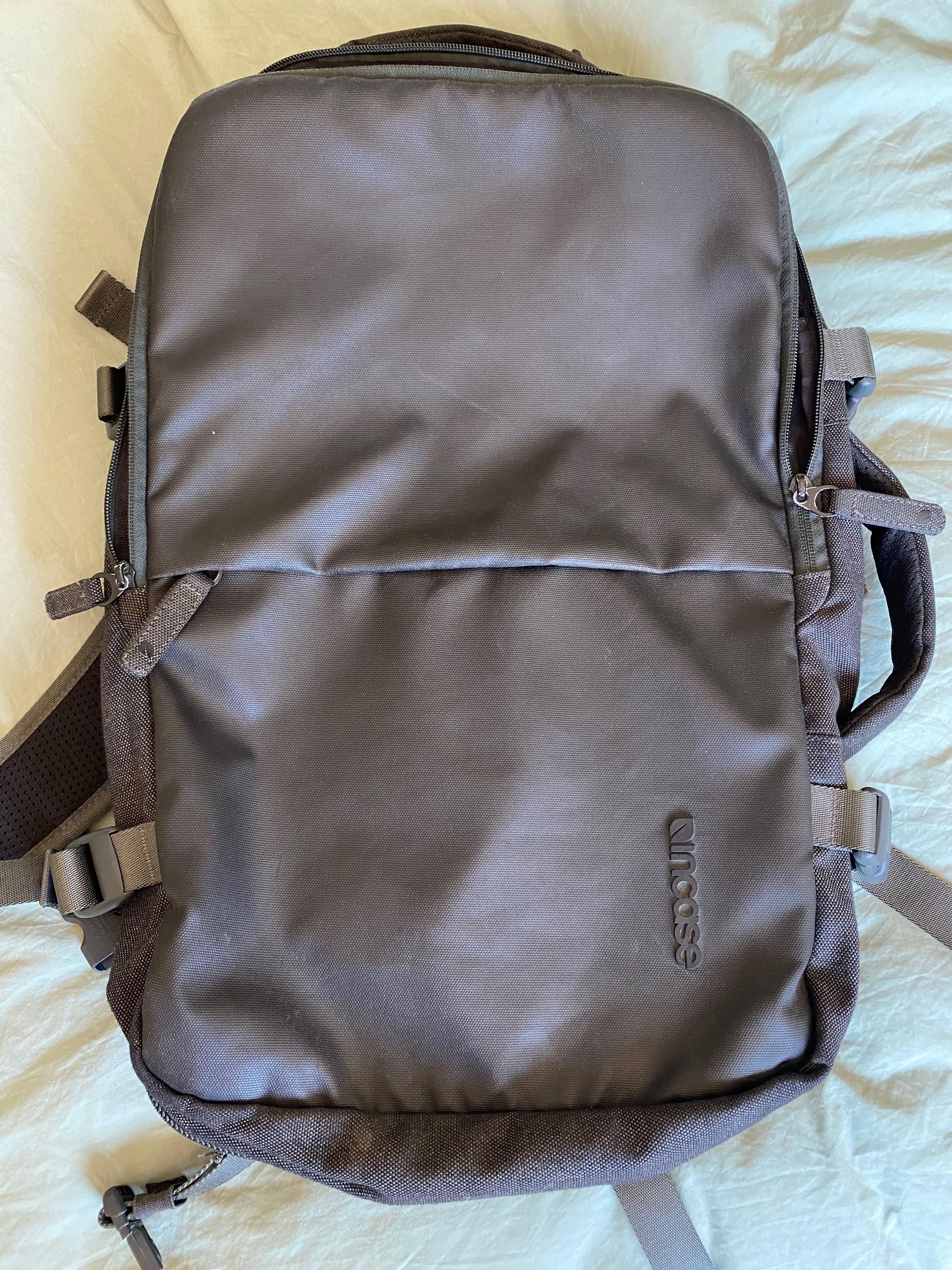 Mochila Incase EO Travel Backpack