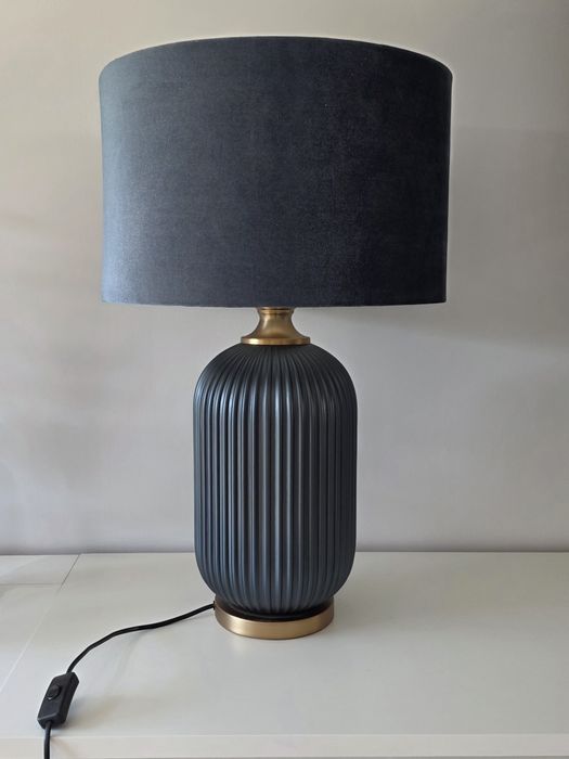 Piękna duża lampa stołowa granatowa ze złotymi elementami