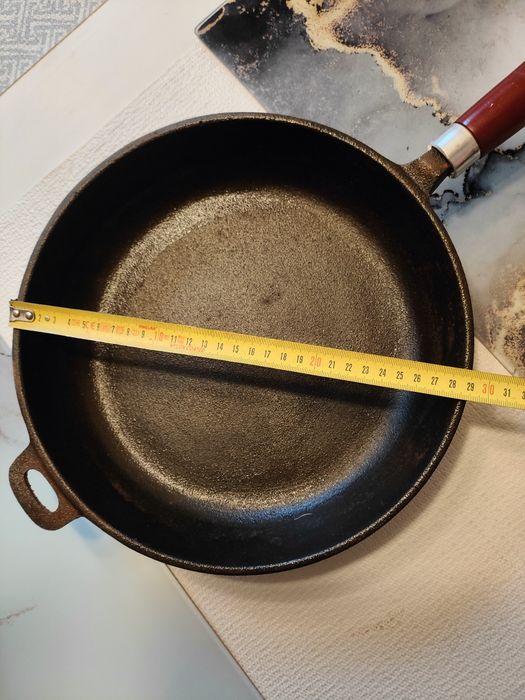 Patelnia żeliwna ciężka głęboka