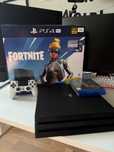 Продам свою ігрову консоль Sony PlayStation 4 PRO 1TB