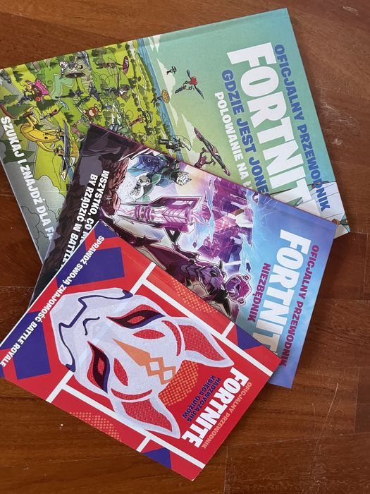 Przewodniki i kalendarz Fortnite