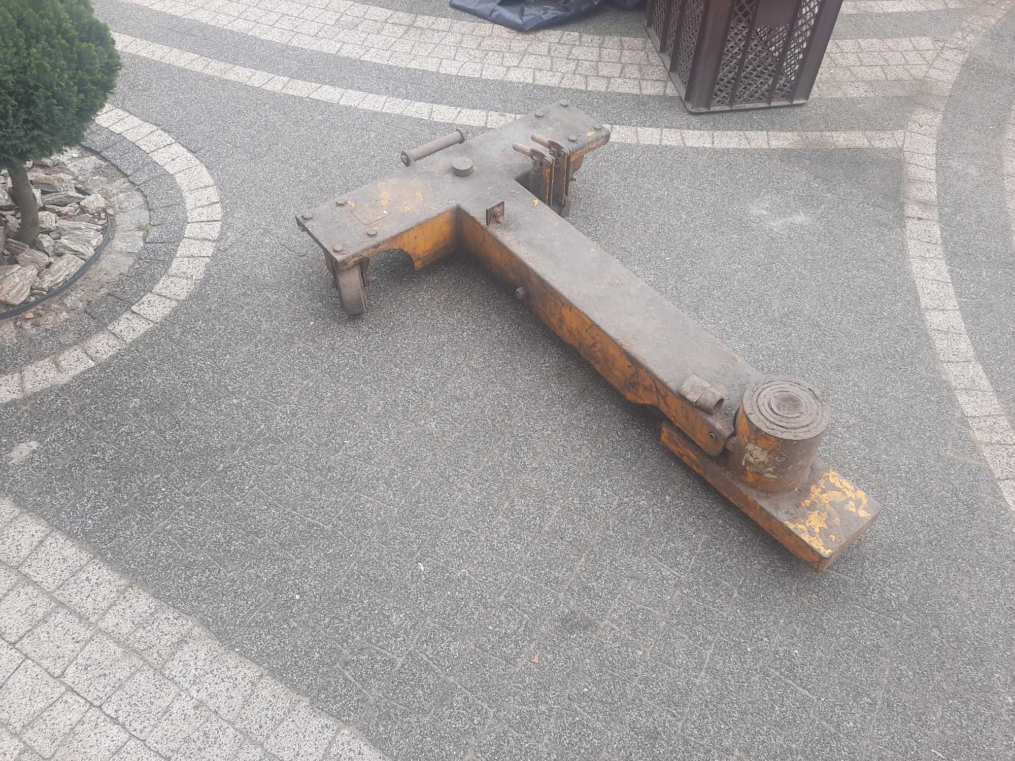 Podnośnik do samolotow ciezarowek  tirow autobusow