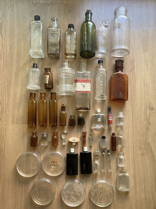 Frascos de farmacia antigos