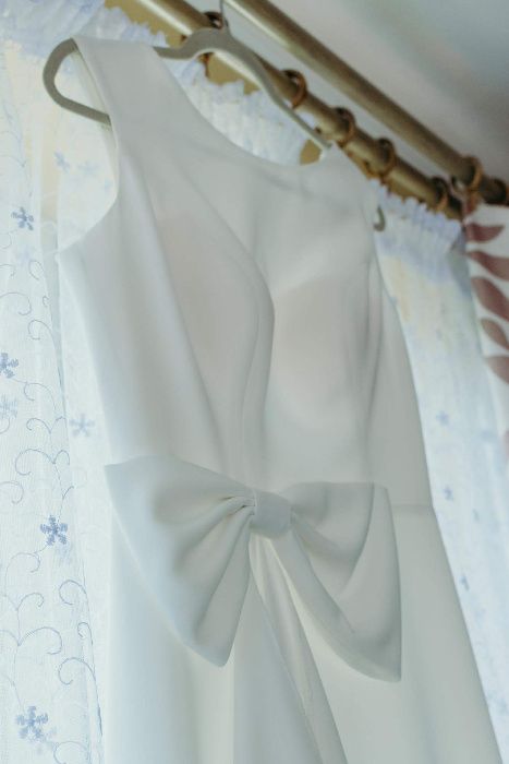 Suknia ślubna Gala Paloma r. 38 elegancka, minimalistyczna, prosta