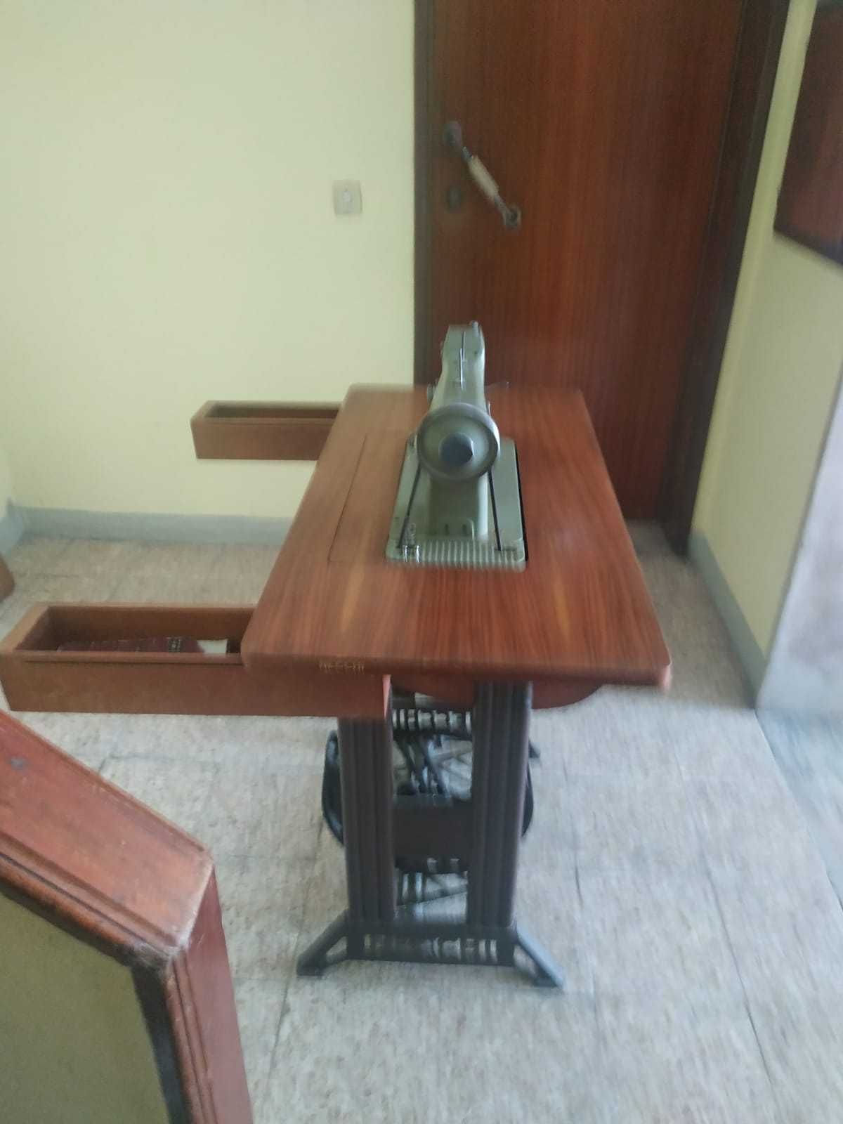 Máquina coser antiga - Necchi Bf Nova
