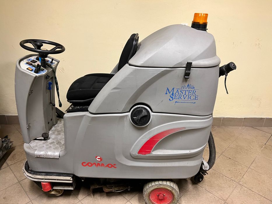 COMAC Flexy 75 szorowarka, maszyna czyszcząca samojezdna.