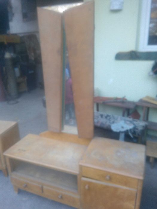 toaletka szafka lustro