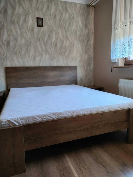 Łóżko z materacem + szafka nocna gratis !