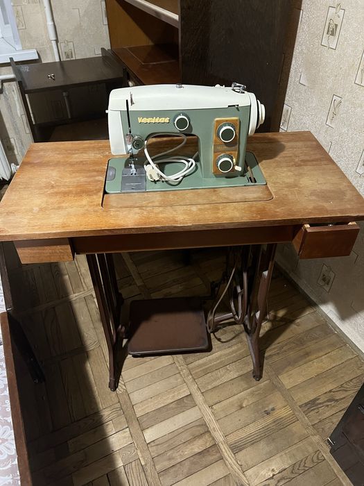 Швейна машина Veritas