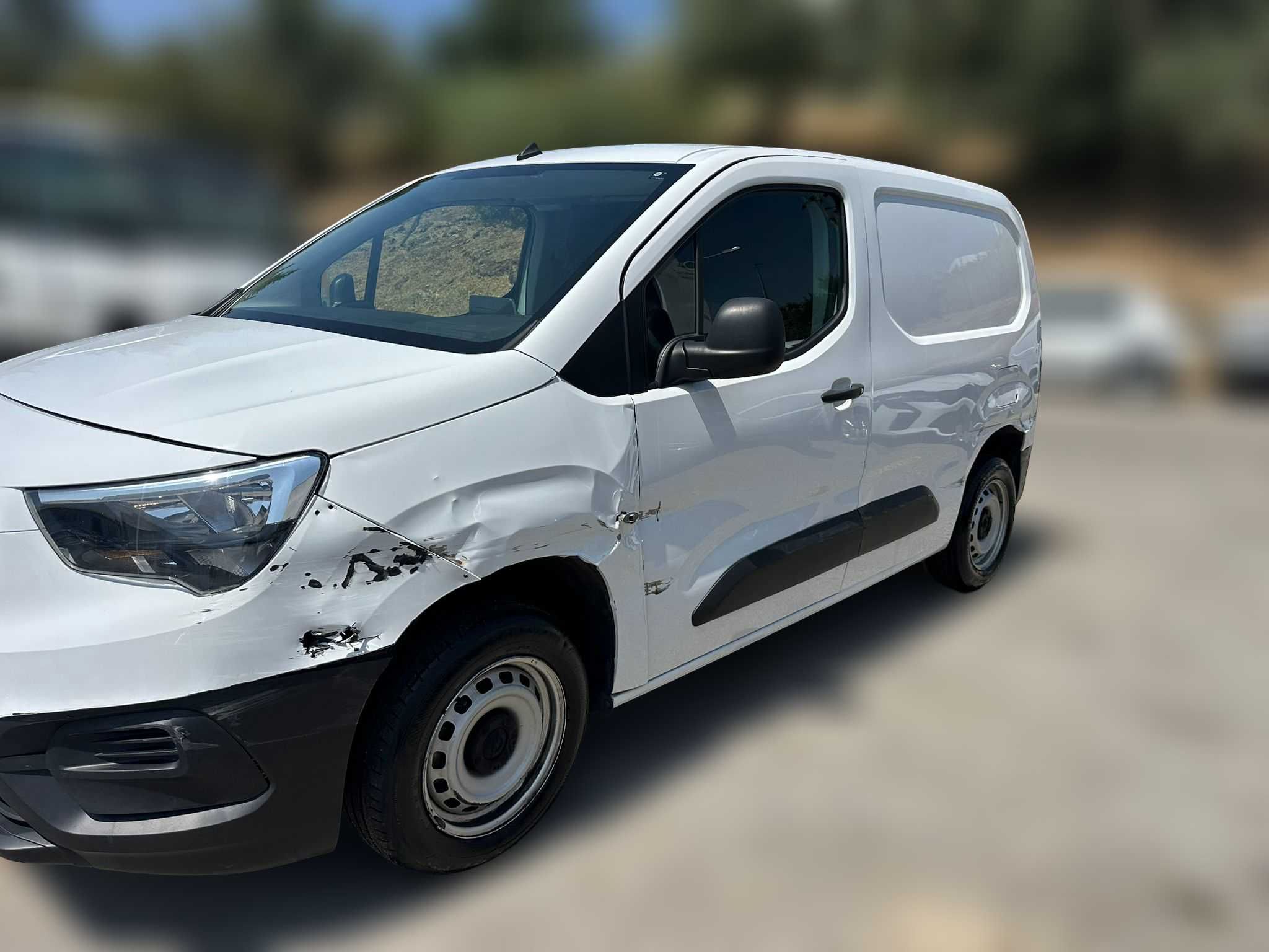 Opel Combo E 1.5D 102cv 3 Lug 2023 Iva dedutivel Salvado