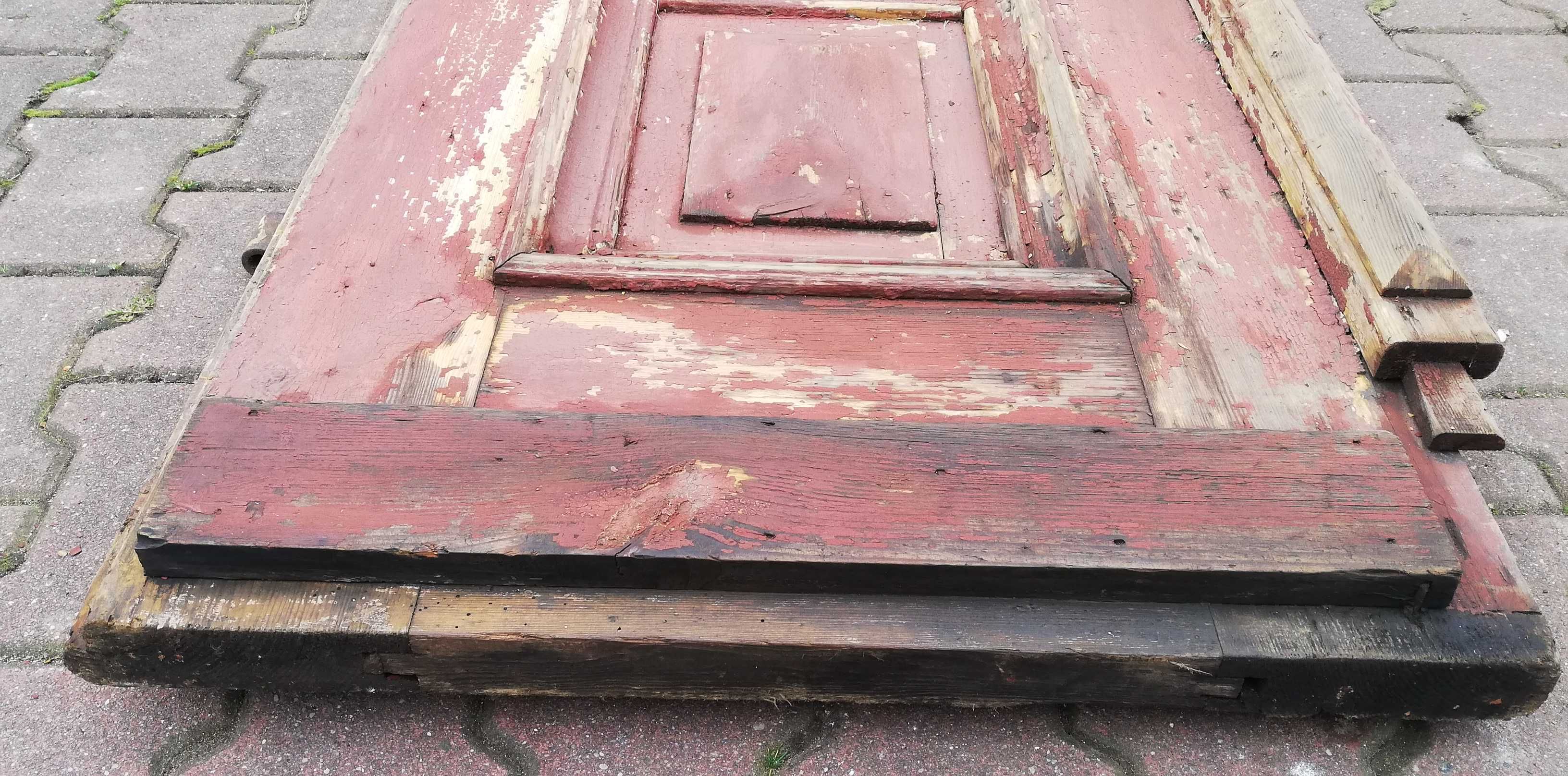 stare drzwi drewniane