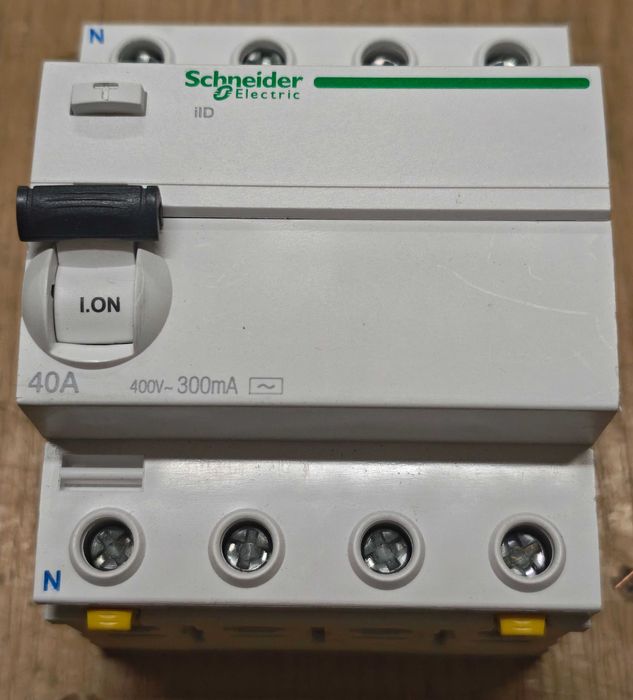 Wyłącznik różnicowo-prądowy, Schneider 4p 40A 300mA NOWY Poznań