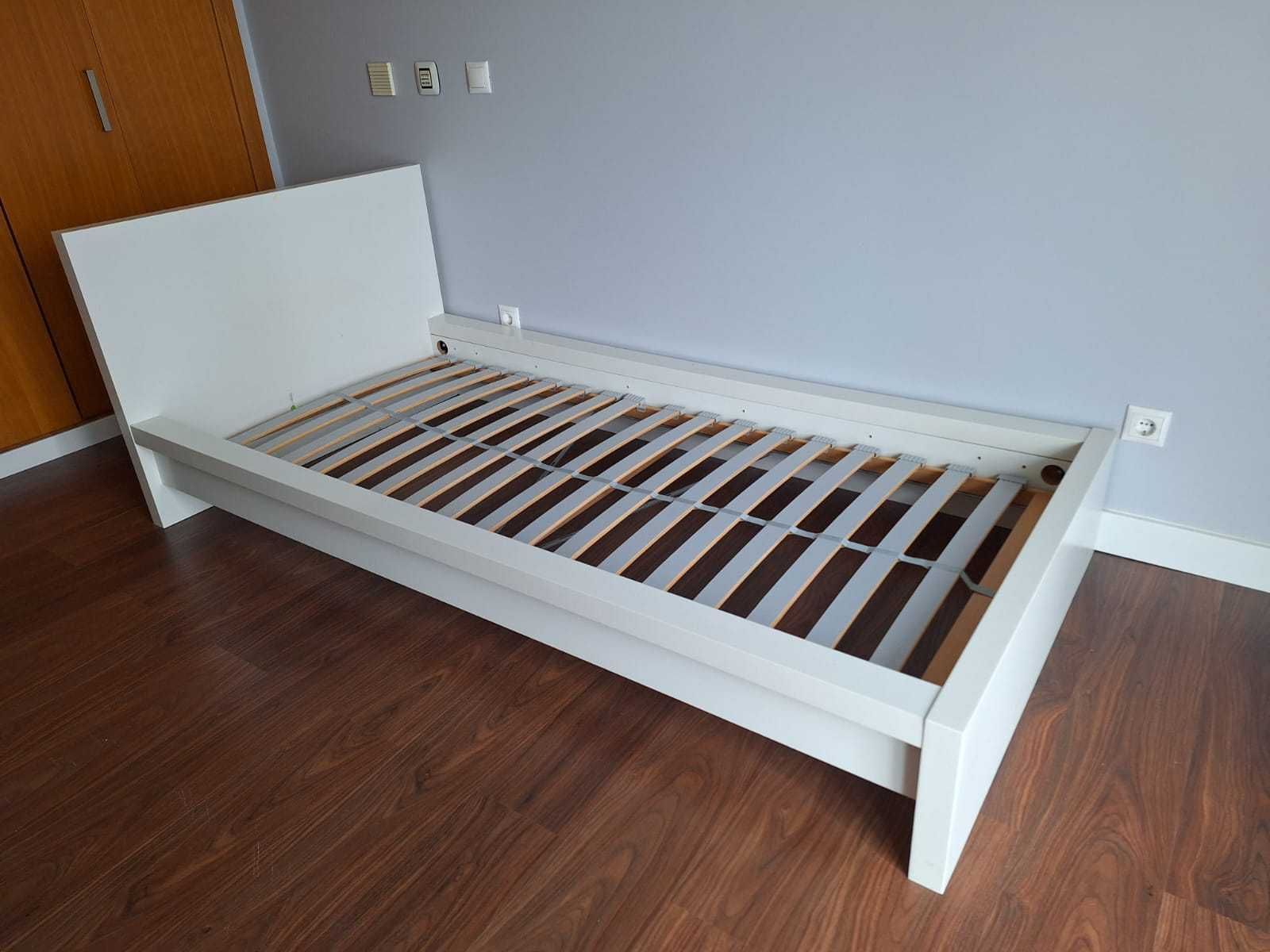 Cama completa 90x200 cm (Estrutura cama + estrado de ripas + colchão)