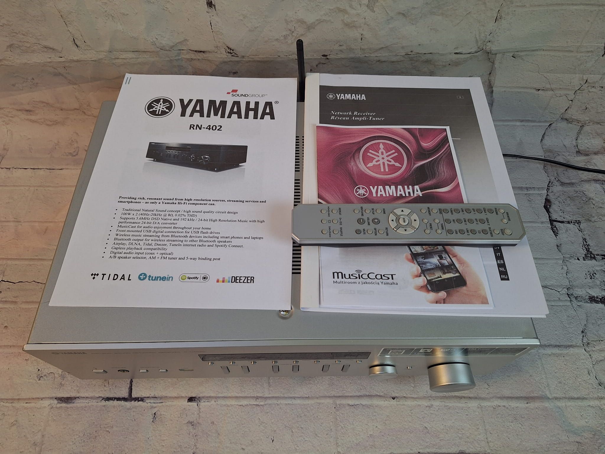 Yamaha R-N402D Amplituner Stereo 2x140W
