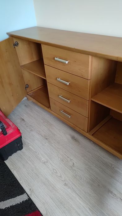 Komplet mebli z komodą. Polecam