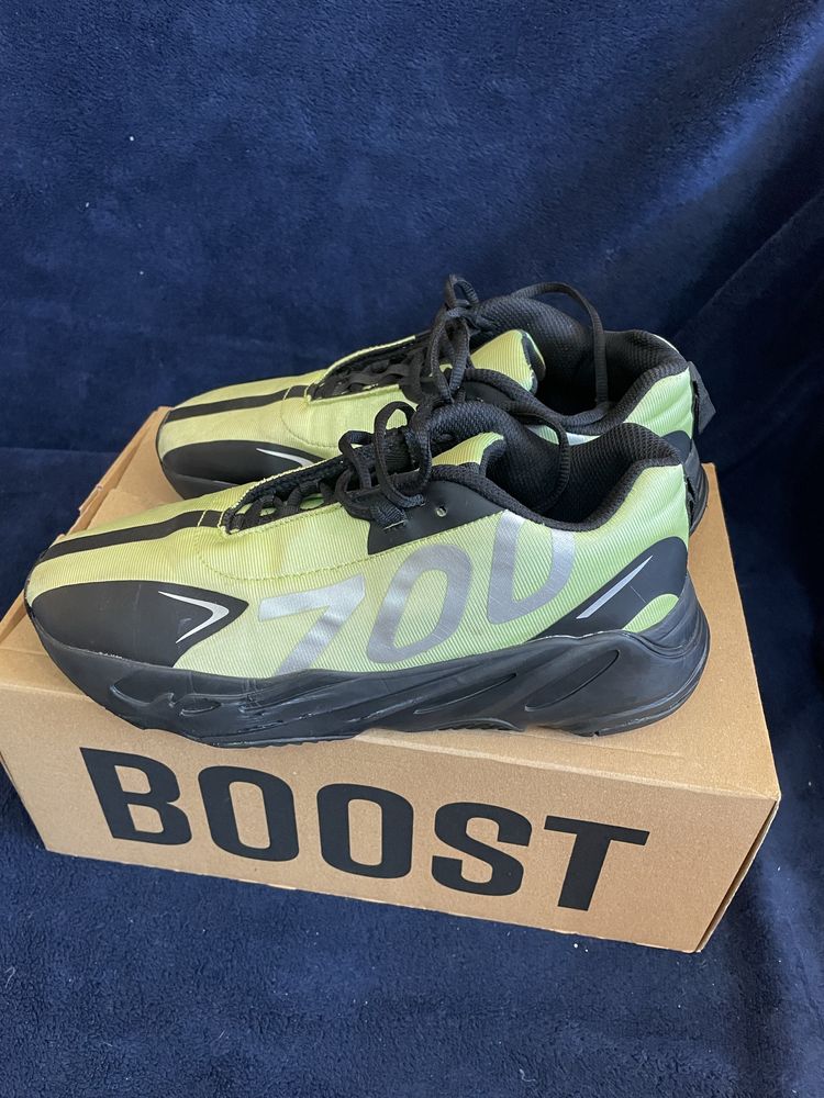 Adidas Yeezy 700 43(275) оригінал