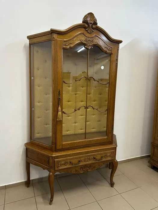 Komplet mebli - styl ludwikowski. Komoda, witryna, stół i krzesła