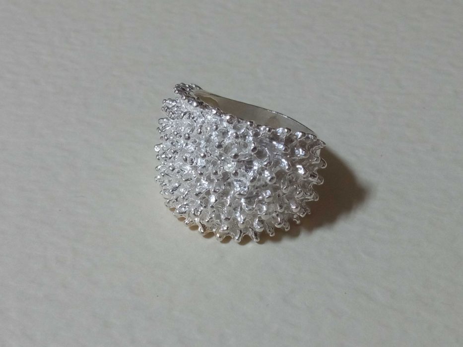 Duży elegancki srebrny pierścionek S925 r. 21 13 g