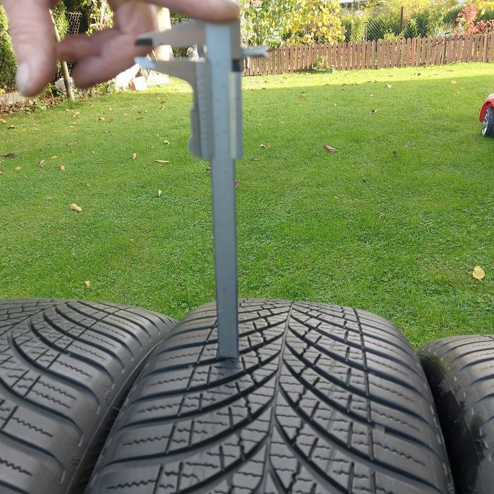 Opony Goodyear Vector 225/50/17 Wielosezonowe całoroczne