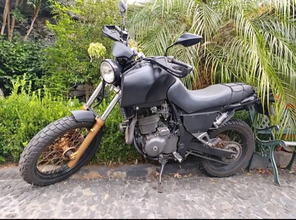 Suzuki XF 650  – “Flip”