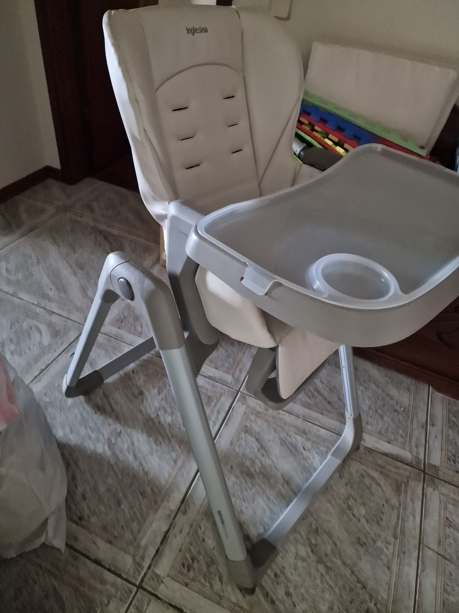 Cadeira refeição de bebe inglesina