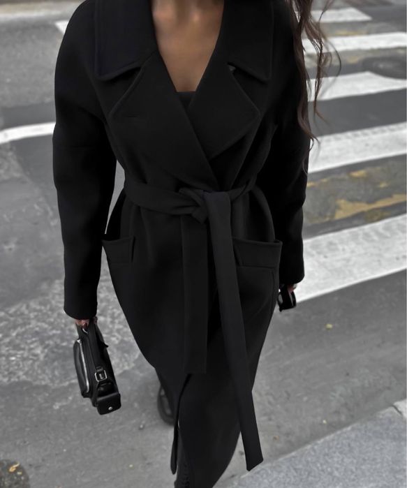 Пальто утеплене на підкладці з поясом