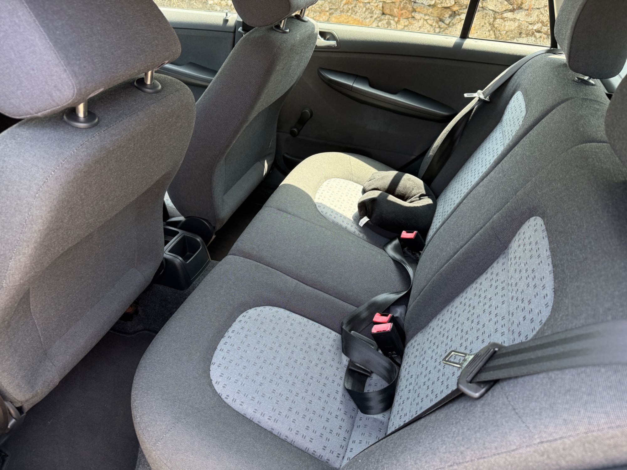 Skoda Fabia impecável com poucos km