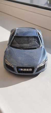 Продам модельку Audi R8, 1:24