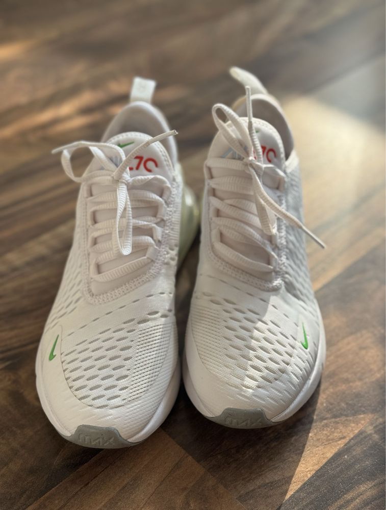 Кросівки NIKE 270